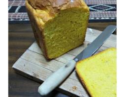 sliced pumpkin bread