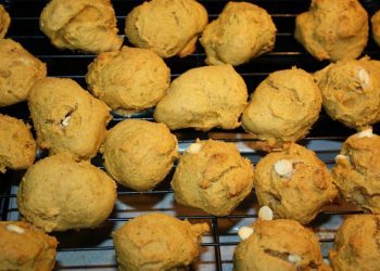 chewy pumpkin spice cookies