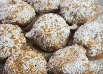 pumpkin deep fried oreos with pancake mix